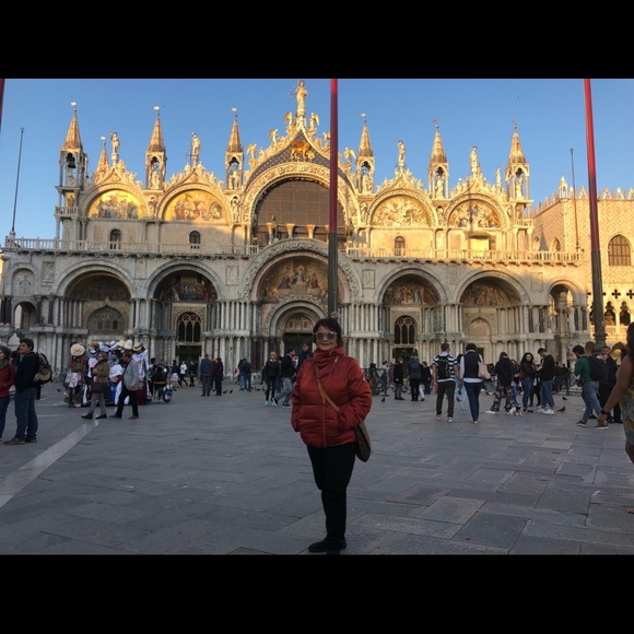 Bookmark My Closet ⭐️Meet your Posher, Shirley - Picture 5 of 5